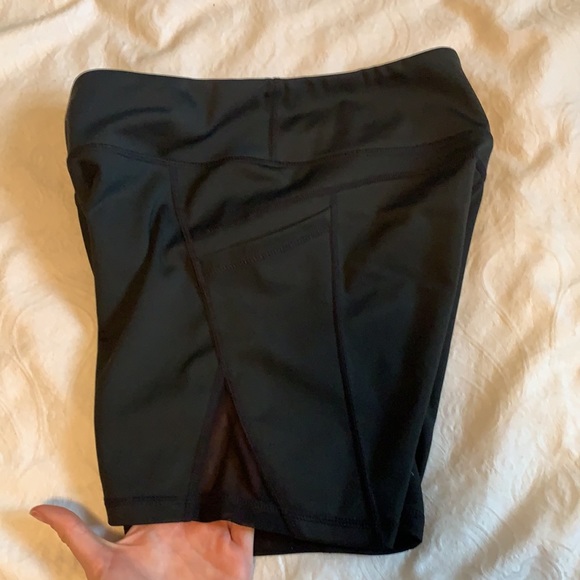 ❌SOLD❌Black biker shorts (shorter length) - Picture 5 of 6